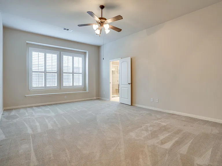 7747 Ivanhoe Dr — Photo 30