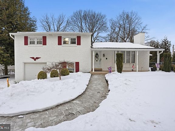 2nd image of 33 Henry Ave