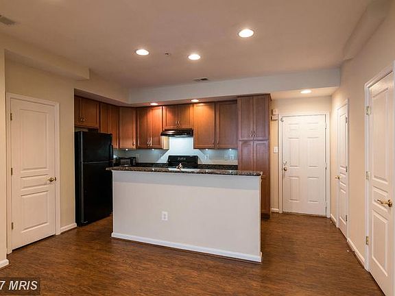 3rd image of 1791 Wheyfield Dr #19-A