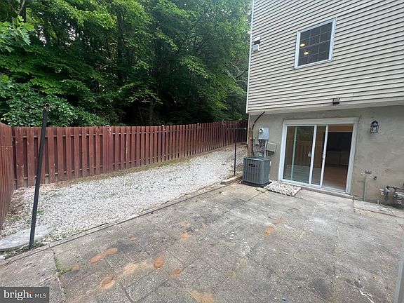 4th image of 4200 Gerry Ln