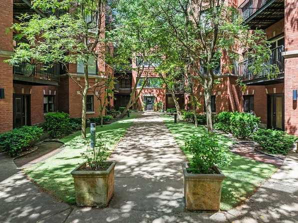 5942 S King Dr Unit 2S, Chicago, IL 60637