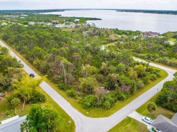 12253 Endicott Ln, Port Charlotte, FL 33953