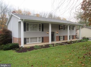 387 Allegheny Dr, York, PA 17402