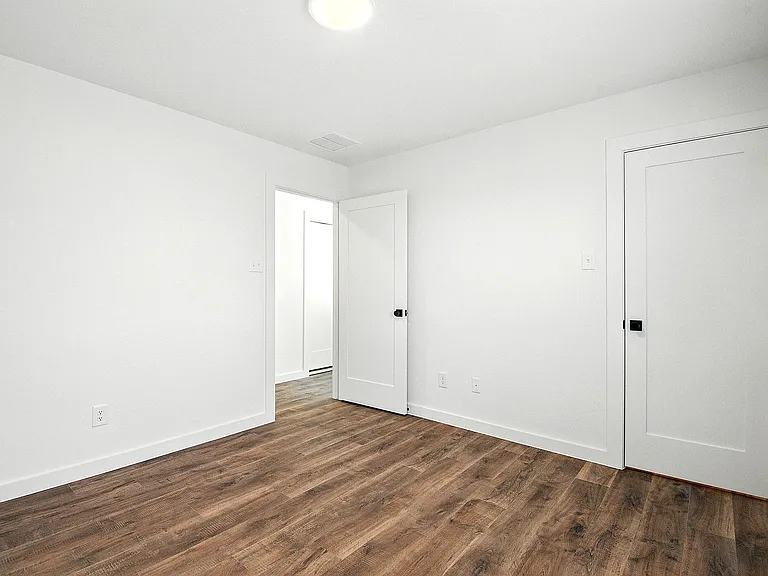 3B | 3 Bed / 2.5 Bath - Guest Bedroom