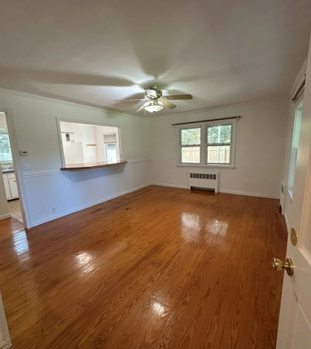 Close to All in Hampton Bays — Photo 2