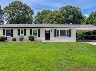 6900 Blenheim Ct, Rural Hall, NC 27045