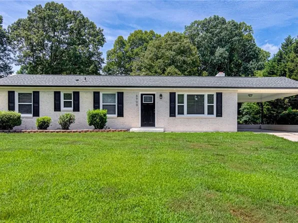 6900 Blenheim Ct, Rural Hall, NC 27045