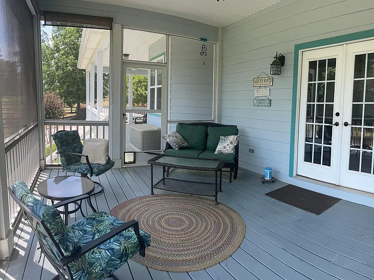 screened in porch off dining room