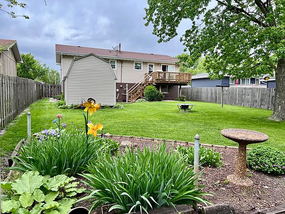 4th image of 829 Tyler Ave