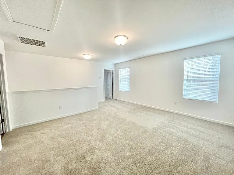 121 Gaelic Dr — Photo 10