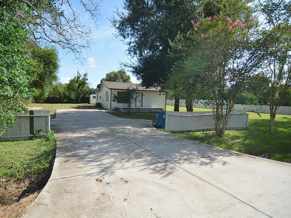 1st image of 3111 2nd St