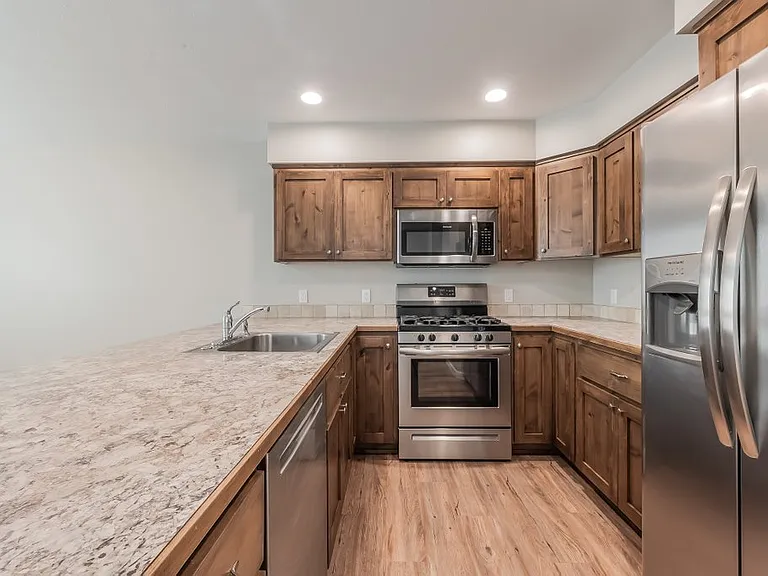 2844 N Carriage Ct — Photo 8