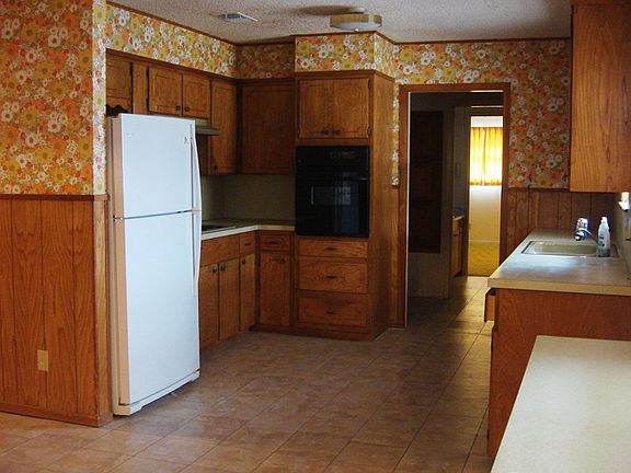 3rd image of 3419 Lindenwood Dr