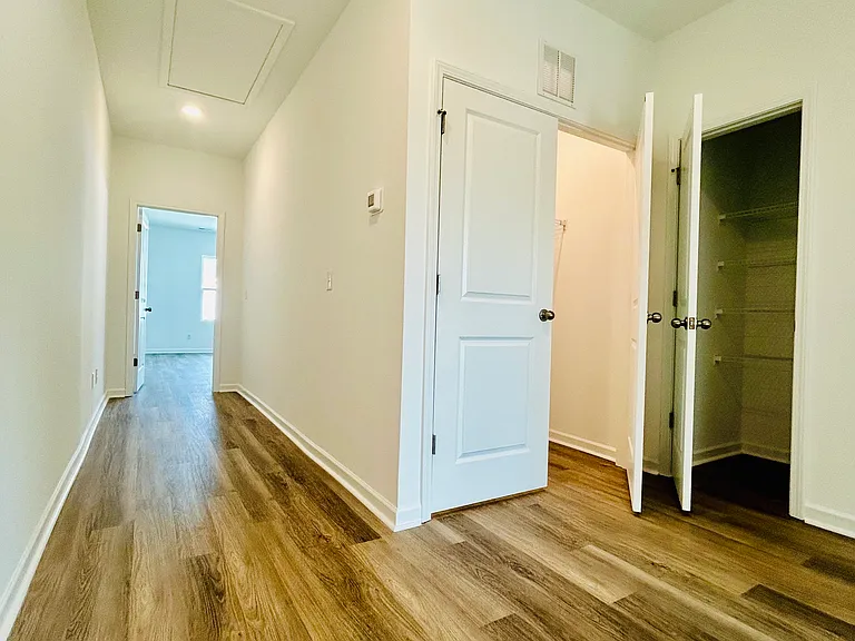 7121 Fisk Dr NE — Photo 30