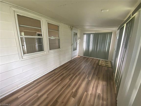 5th image of 1821 Ryan St