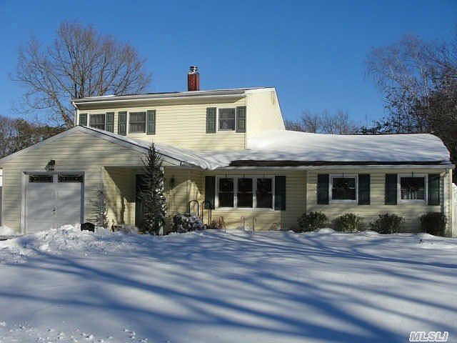 2nd image of 567 Bayport Ave