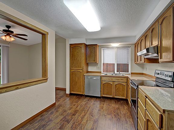 4th image of 805 96th Ave NE