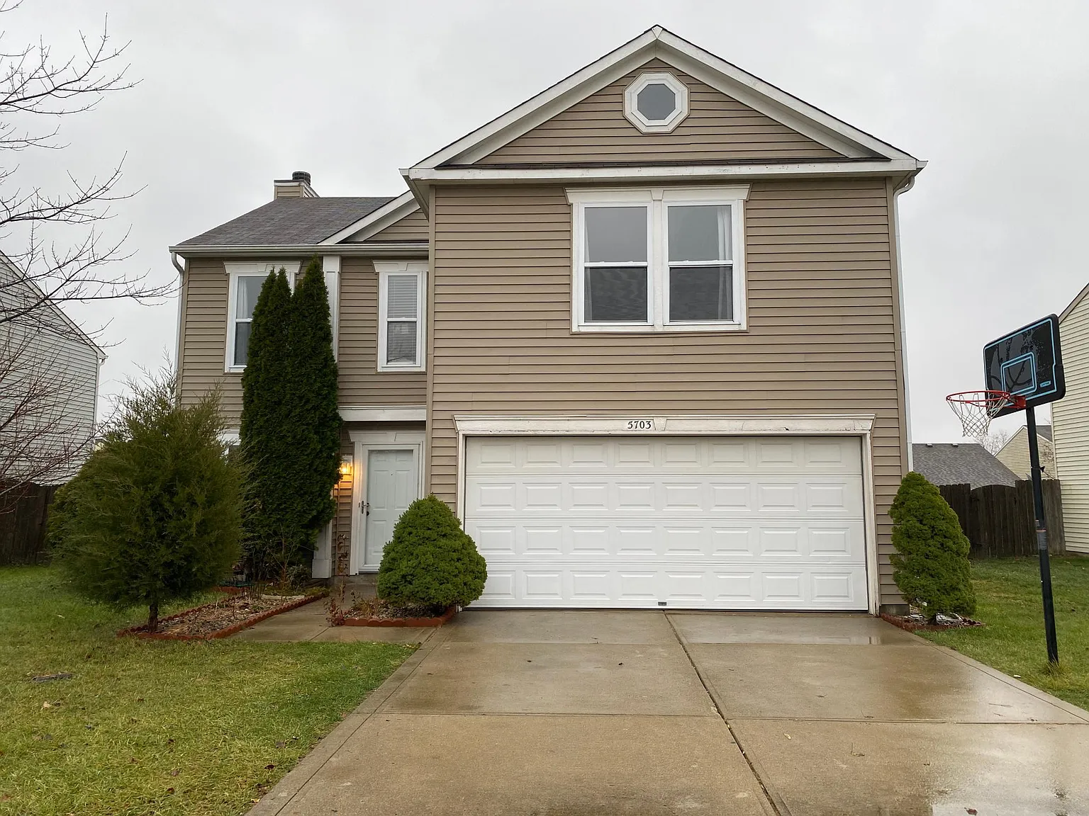 5703 Skipping Stone Dr photo 1
