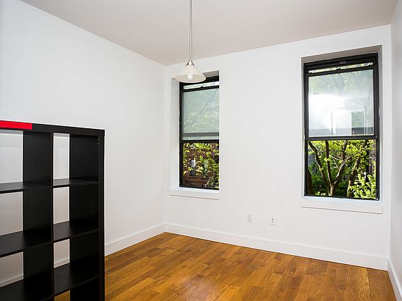 4th image of 242 Madison St #3Y