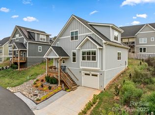 224 Oak Meadow Ln, Asheville, NC 28804