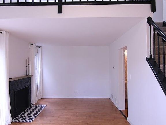 5th image of 2619 College Hill Cir #2619