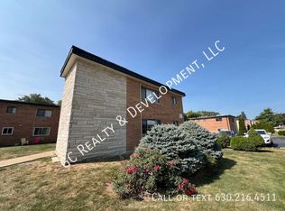 324 Wilson Ave #F, West Chicago, IL 60185