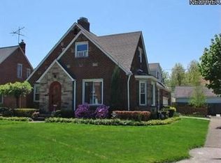 17902 Maplecliff Rd, Cleveland, OH 44119