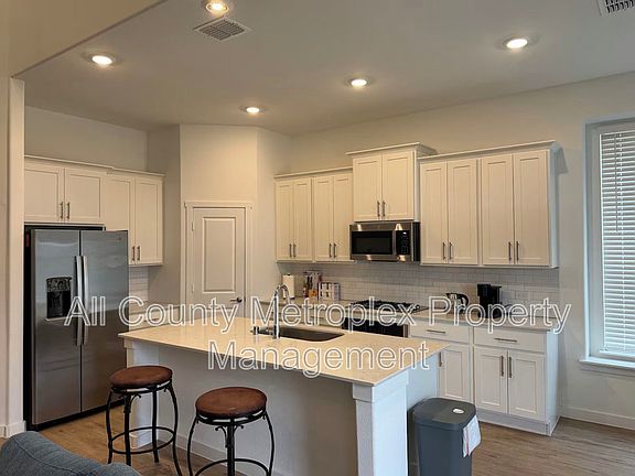 5th image of 229 Invermore Dr
