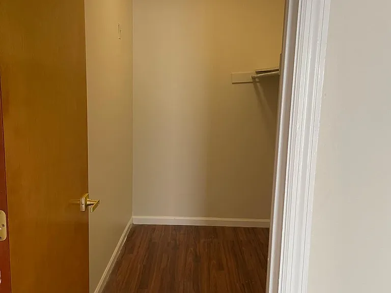 Walk in closet