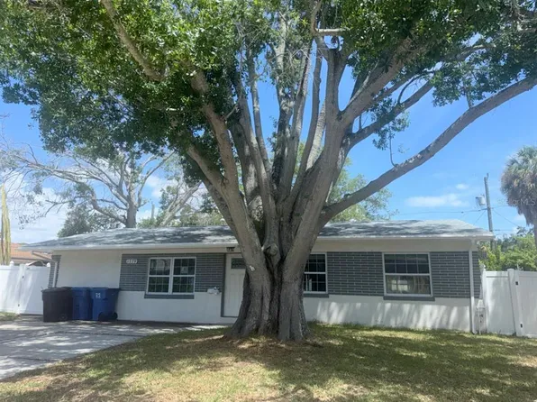 1779 Shore Acres Blvd NE, Saint Petersburg, FL 33703