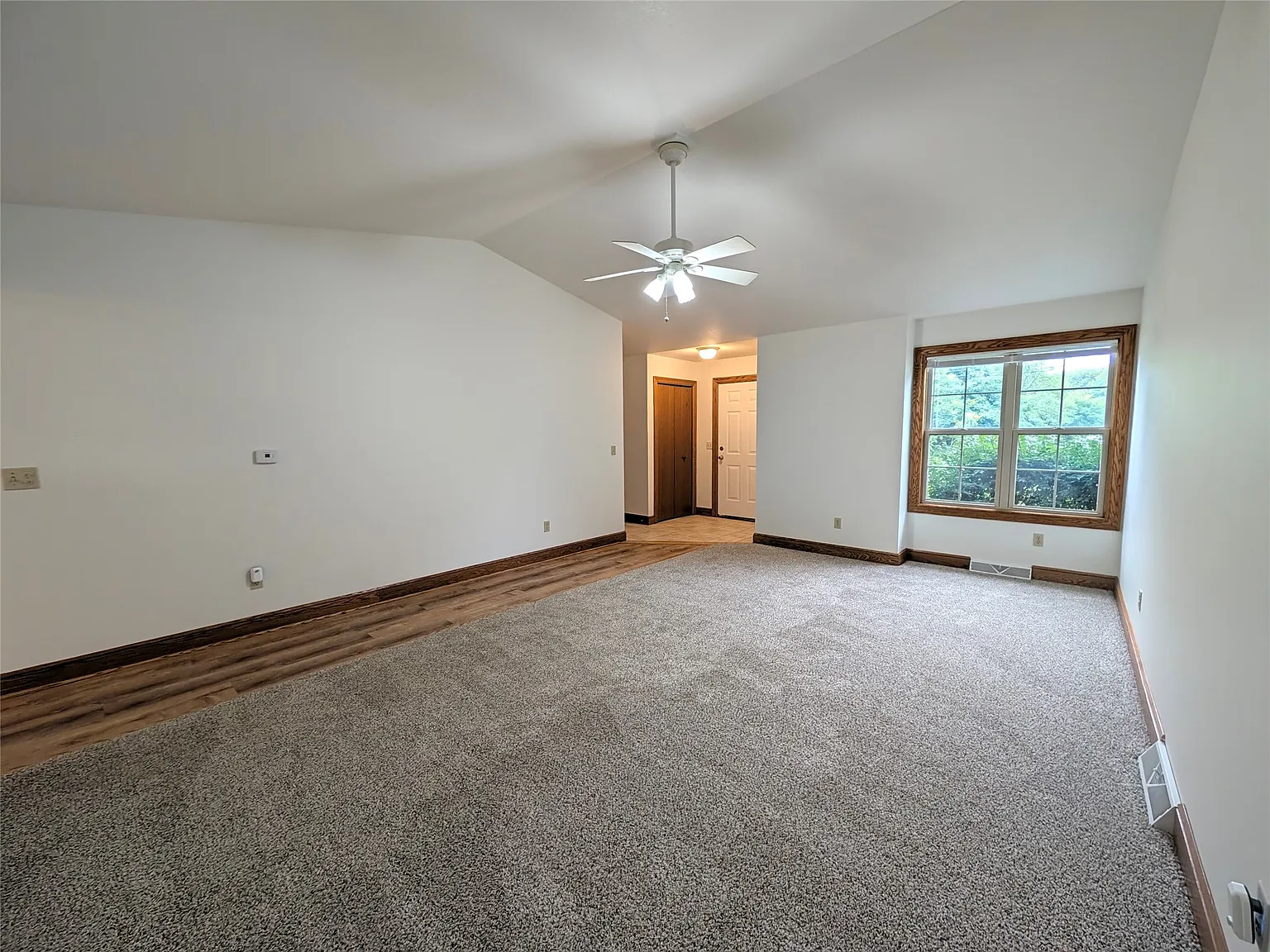 2 bed, 1.0 bath, 1079 sqft, $1,600 — Photo 3