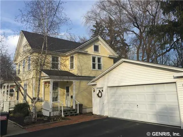 9 Genesee St, Mount Morris, NY 14510