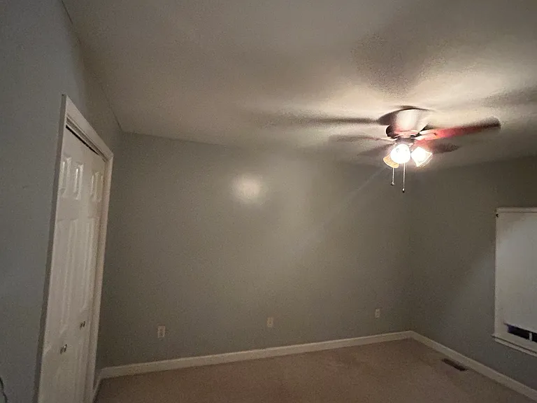 Spacious Bedroom _ Ready for Occupancy

Spacious Bedroom _ Ready for Occupancy
