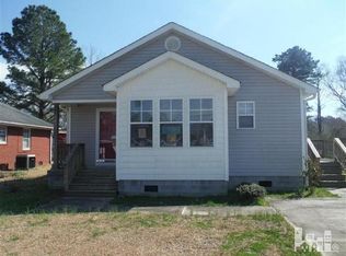 603 W Satchwell St, Burgaw, NC 28425
