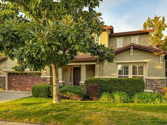 3rd image of 2208 Raintree Ct