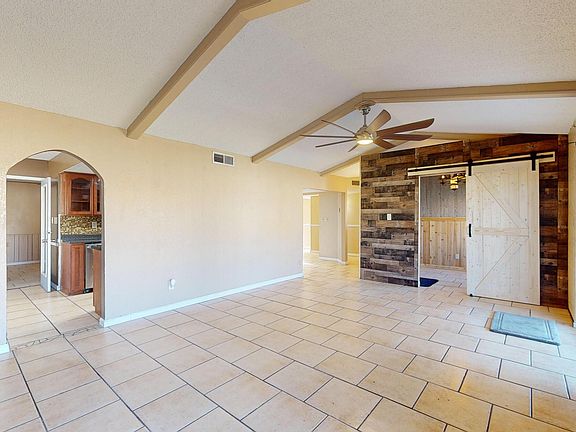 5th image of 10761 Fort Worth St