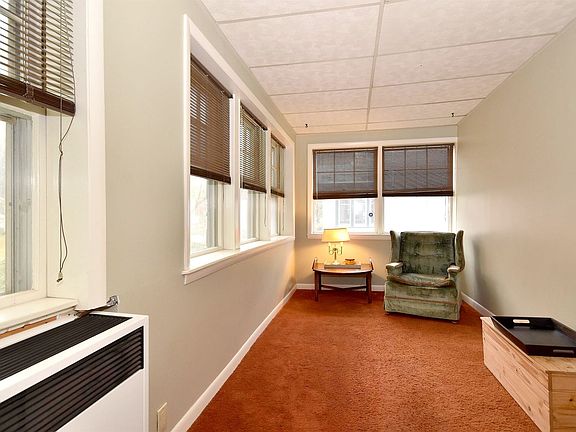 4th image of 831 Linden Ave