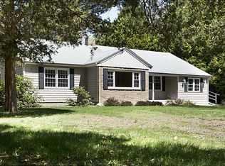 25 Winthrop Rd, East Greenwich, RI 02818