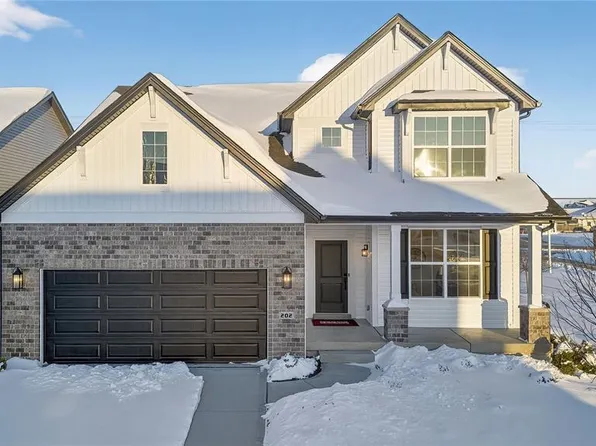 202 Randlin Dr, Lake Saint Louis, MO 63367