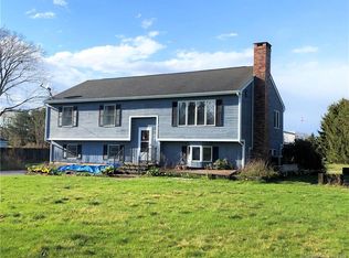 10 Anguilla Brook Rd, Pawcatuck, CT 06379