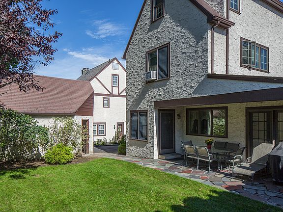 4th image of 38 Tudor La