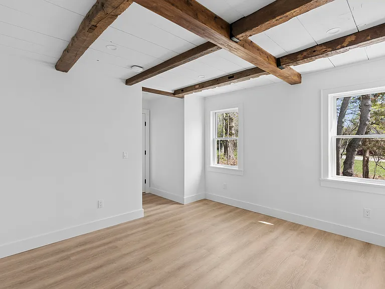 5075 Main Rd — Photo 12