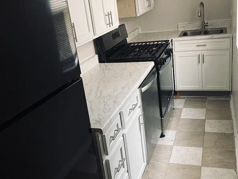 1st floor:
Kitchen