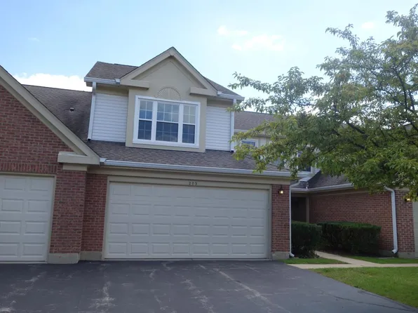 203 Rob Roy Ct, Schaumburg, IL 60194