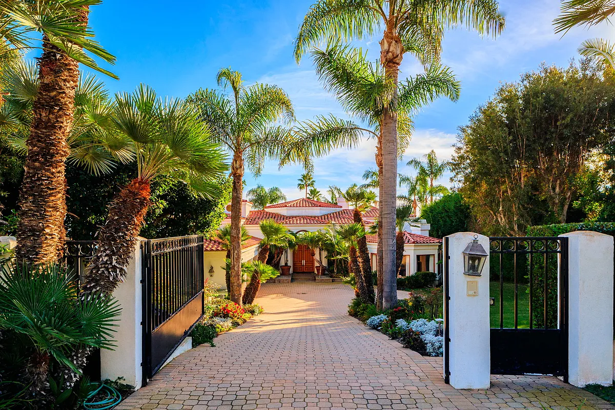 Building Photo - 6410 Sea Cove Dr