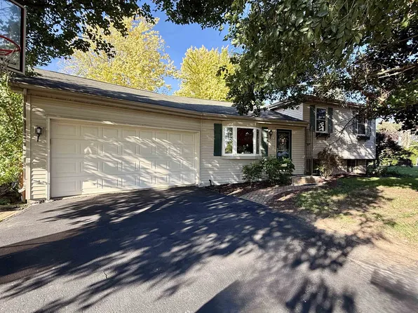 3850 Harvest Ct, Oshkosh, WI 54901