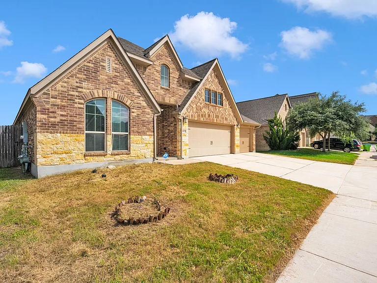 8823 Haystack Rd — Photo 2