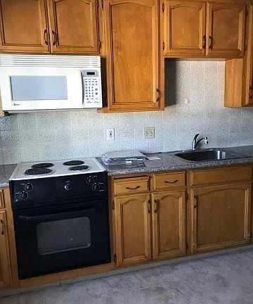 5th image of 4416 Moorpark Ave