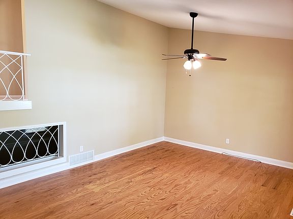 3rd image of 1021 Sussex Ave