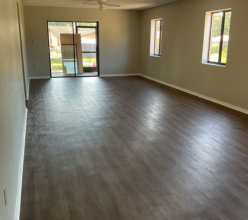 1st image of 300 Lake Gem Pkwy NE #Be0169c5f